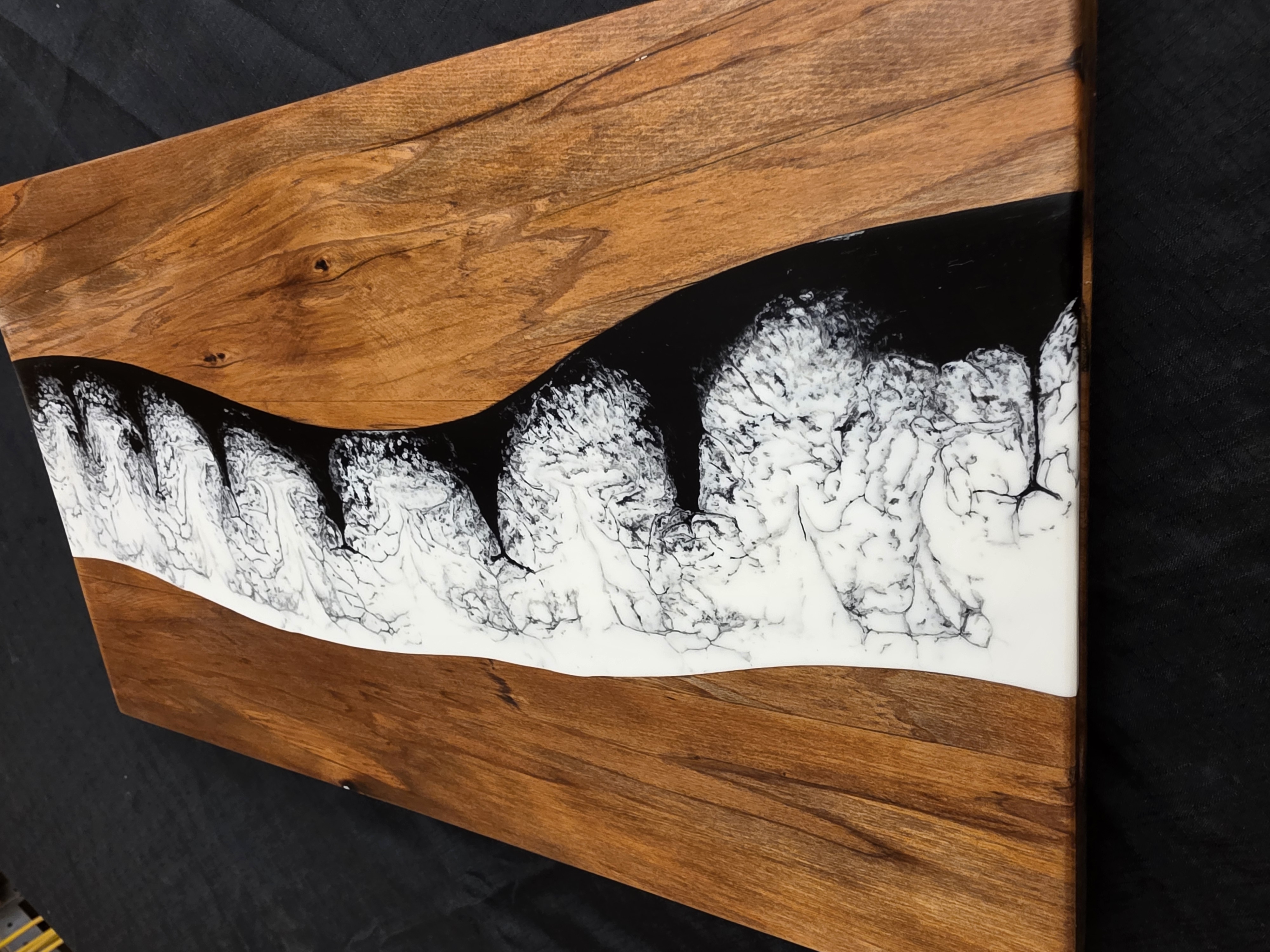 Resin board